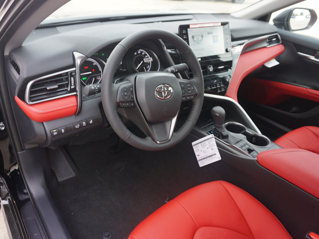 2024 Toyota Camry Hybrid XSE photo