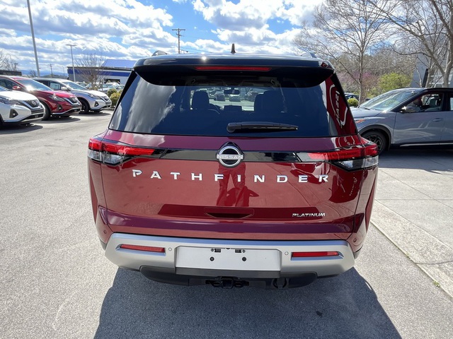 2022 Nissan Pathfinder Platinum 2WD photo