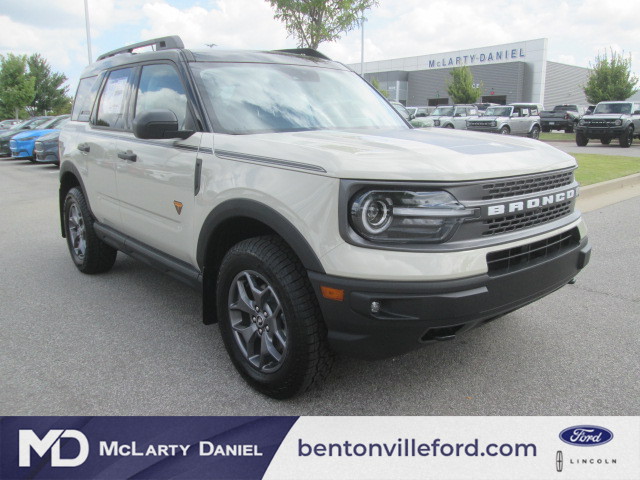 2024 Ford Bronco Badlands 4WD Sport photo