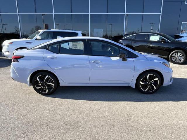 2025 Nissan Versa SR photo