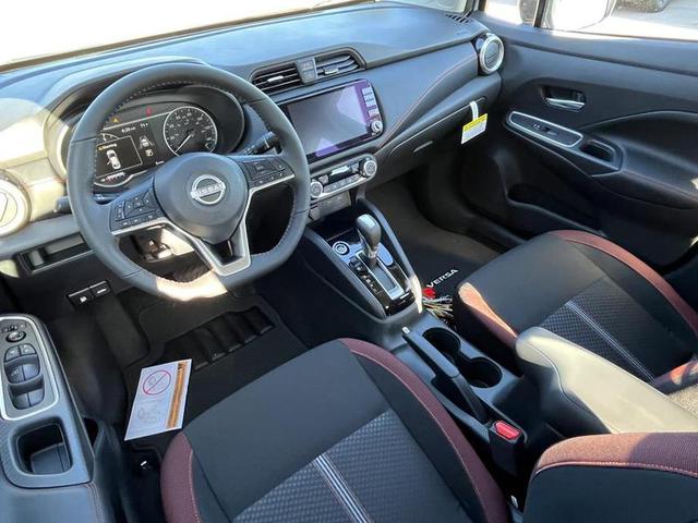 2025 Nissan Versa SR photo