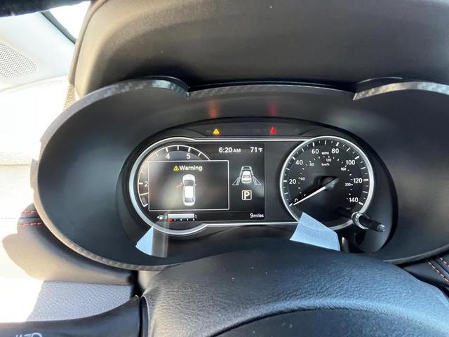 2025 Nissan Versa SR photo