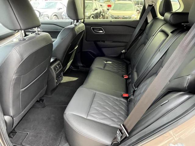2024 Nissan Rogue Platinum AWD photo