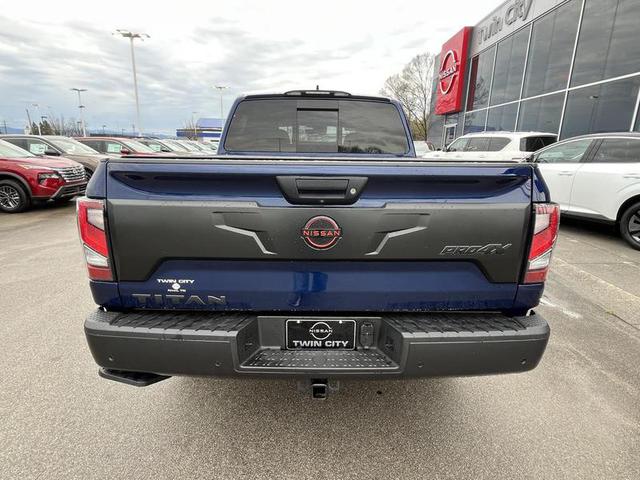 2023 Nissan Titan PRO-4X 4WD photo