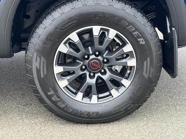 2023 Nissan Titan PRO-4X 4WD photo