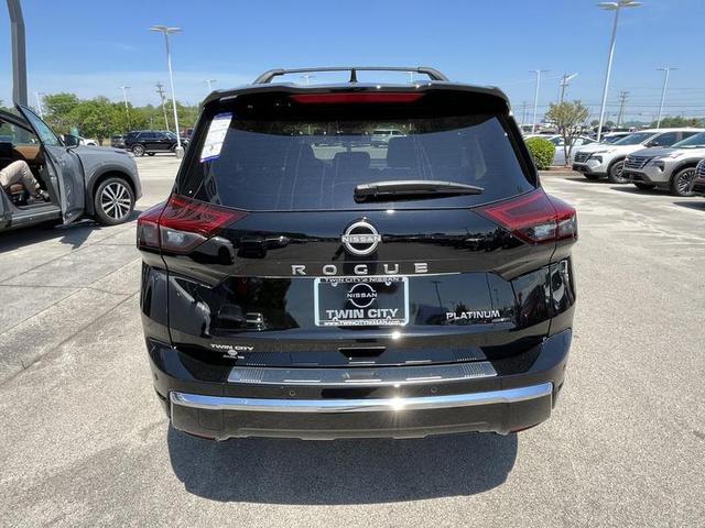 2025 Nissan Rogue Platinum FWD photo