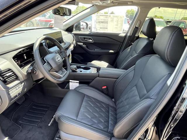 2025 Nissan Rogue Platinum FWD photo