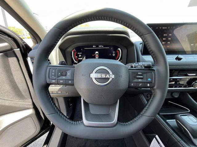 2025 Nissan Rogue Platinum FWD photo