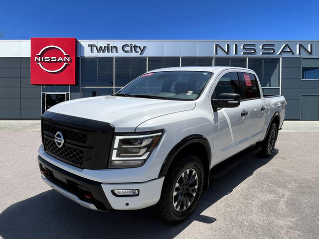 2023 Nissan Titan PRO-4X 4WD photo