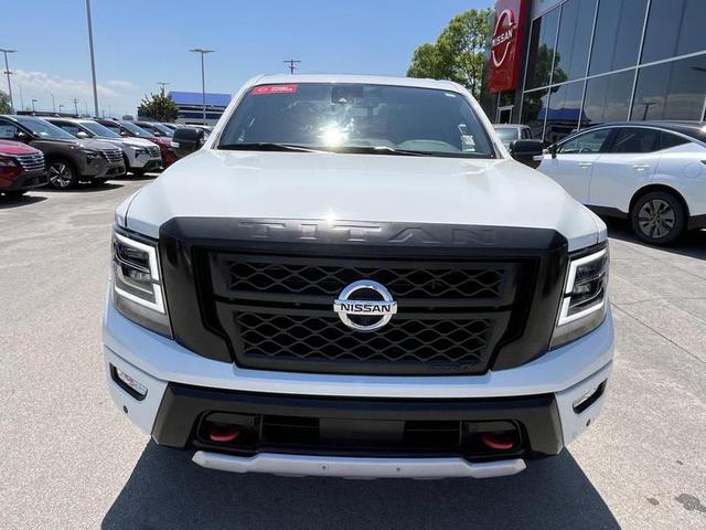 2023 Nissan Titan PRO-4X 4WD photo