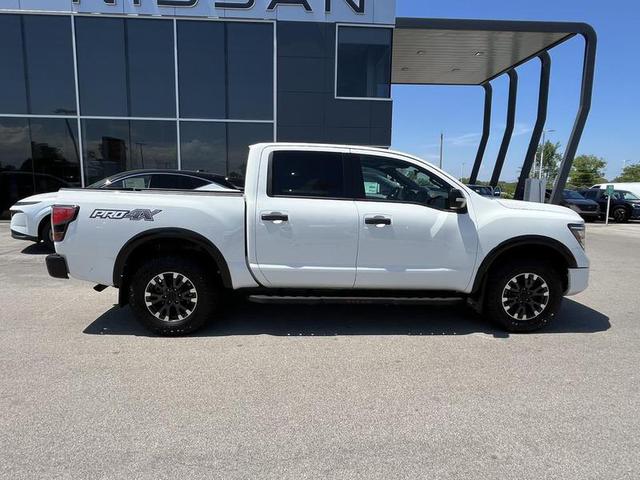 2023 Nissan Titan PRO-4X 4WD photo