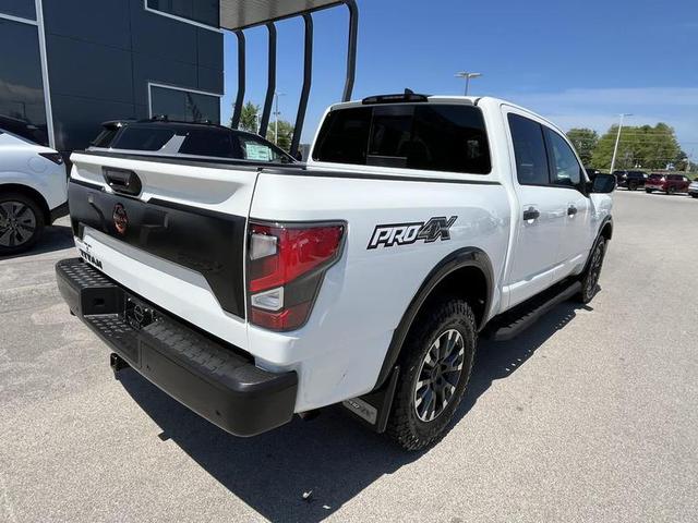 2023 Nissan Titan PRO-4X 4WD photo