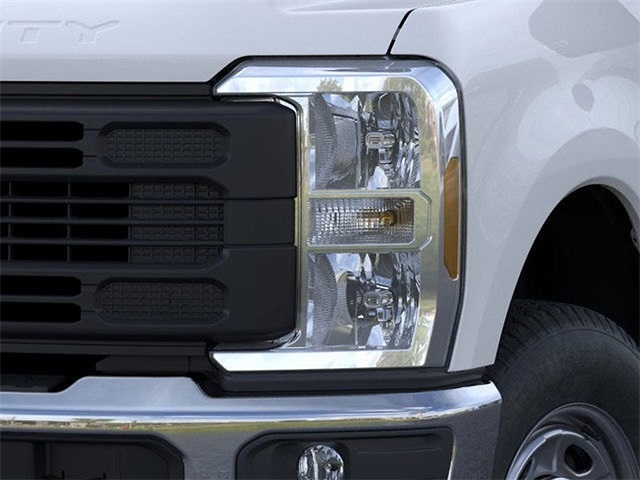 2025 Ford F-250 XL SD 4WD 6.75ft Box photo