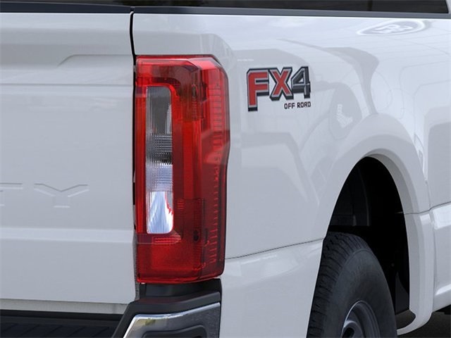 2025 Ford F-250 XL SD 4WD 6.75ft Box photo