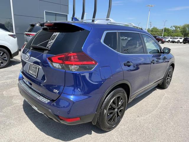 2020 Nissan Rogue SV FWD photo