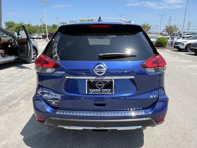 2020 Nissan Rogue SV FWD photo