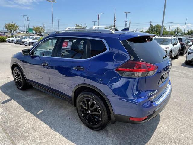 2020 Nissan Rogue SV FWD photo