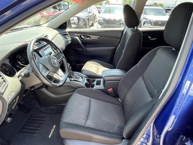 2020 Nissan Rogue SV FWD photo