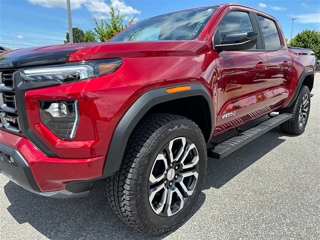 2023 GMC Canyon AT4 4WD photo