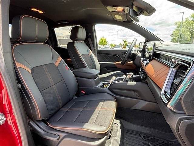 2023 GMC Canyon AT4 4WD photo