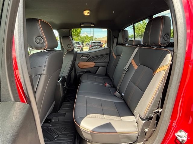 2023 GMC Canyon AT4 4WD photo