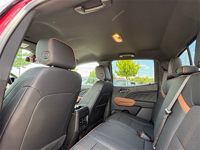 2023 GMC Canyon AT4 4WD photo