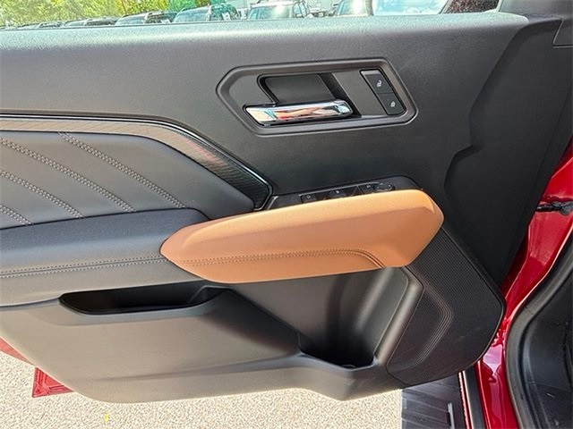2023 GMC Canyon AT4 4WD photo