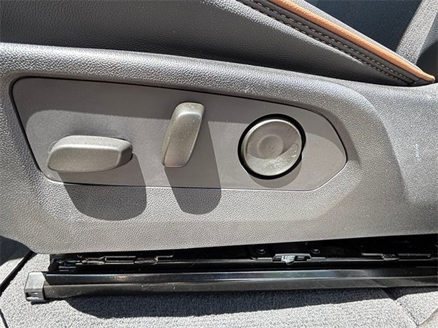 2023 GMC Canyon AT4 4WD photo