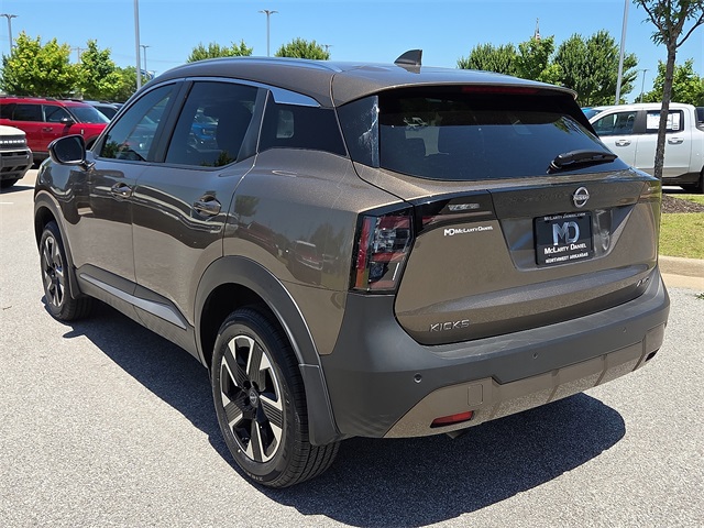 2025 Nissan Kicks SV AWD photo
