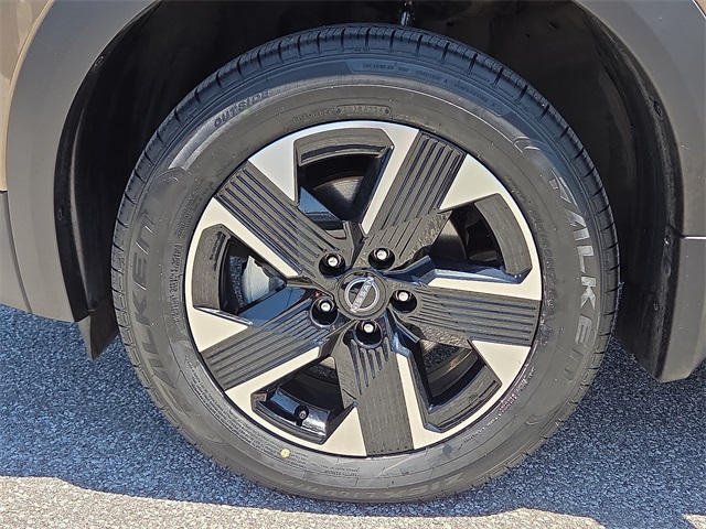 2025 Nissan Kicks SV AWD photo