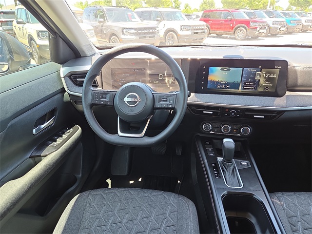 2025 Nissan Kicks SV AWD photo