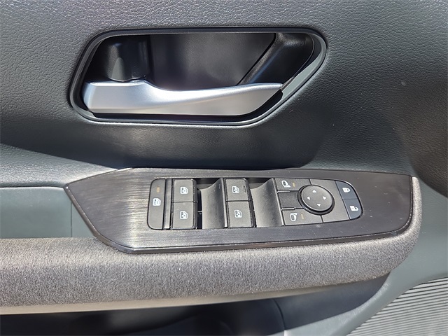 2025 Nissan Kicks SV AWD photo