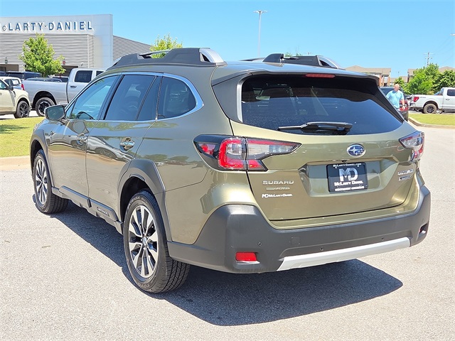 2023 Subaru Outback Touring photo