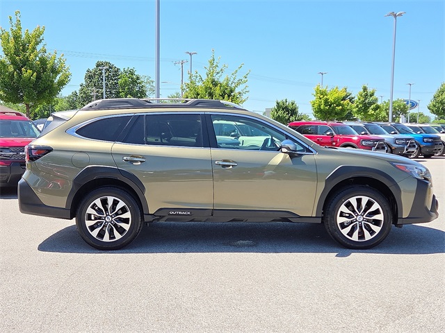2023 Subaru Outback Touring photo