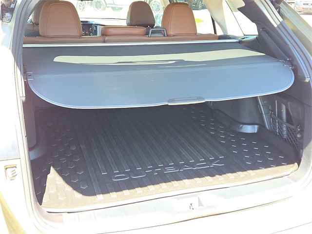 2023 Subaru Outback Touring photo
