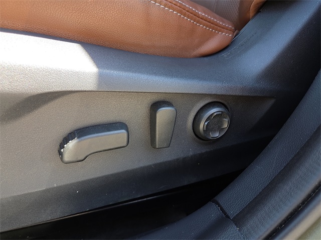 2023 Subaru Outback Touring photo