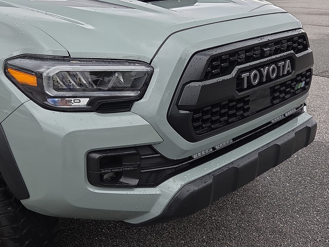2021 Toyota Tacoma 4WD 5ft Bed photo