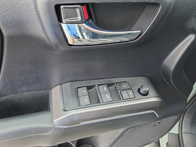 2021 Toyota Tacoma 4WD 5ft Bed photo