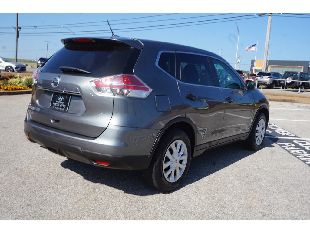 2016 Nissan Rogue S FWD 4